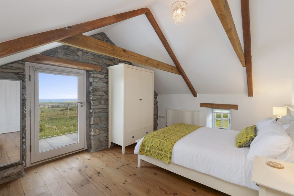 Ffynnon Wdig Abereiddy Kingsize Bedroom 3