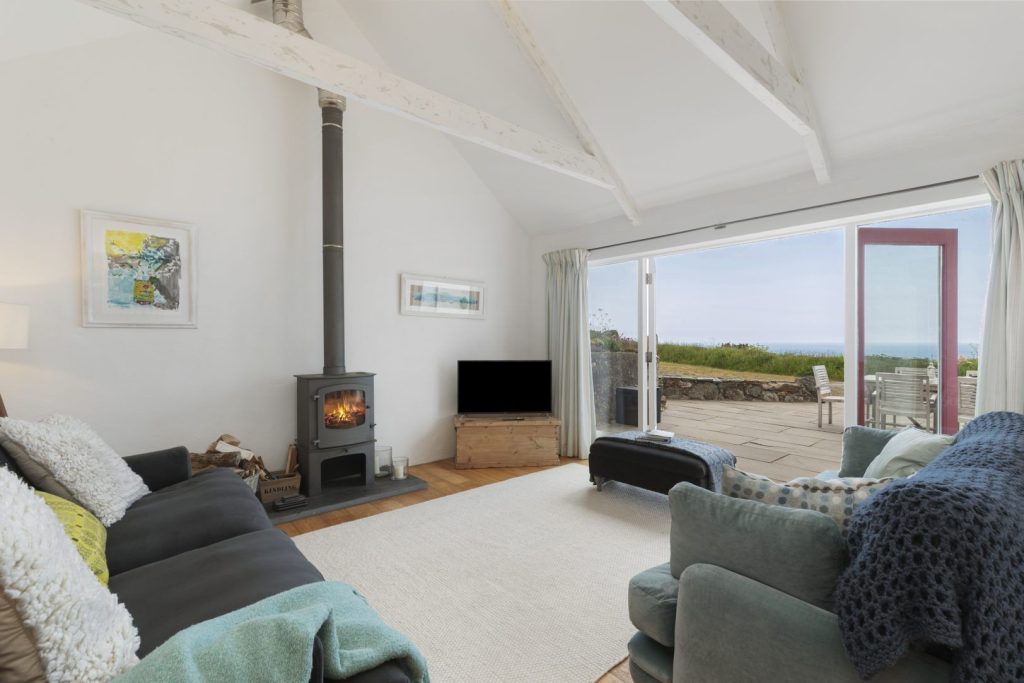 Ffynnon Wdig Abereiddy Lounge 3