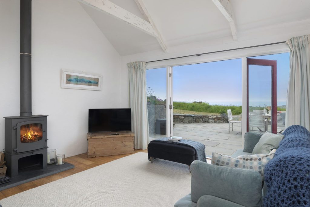 Ffynnon Wdig Abereiddy Lounge 4