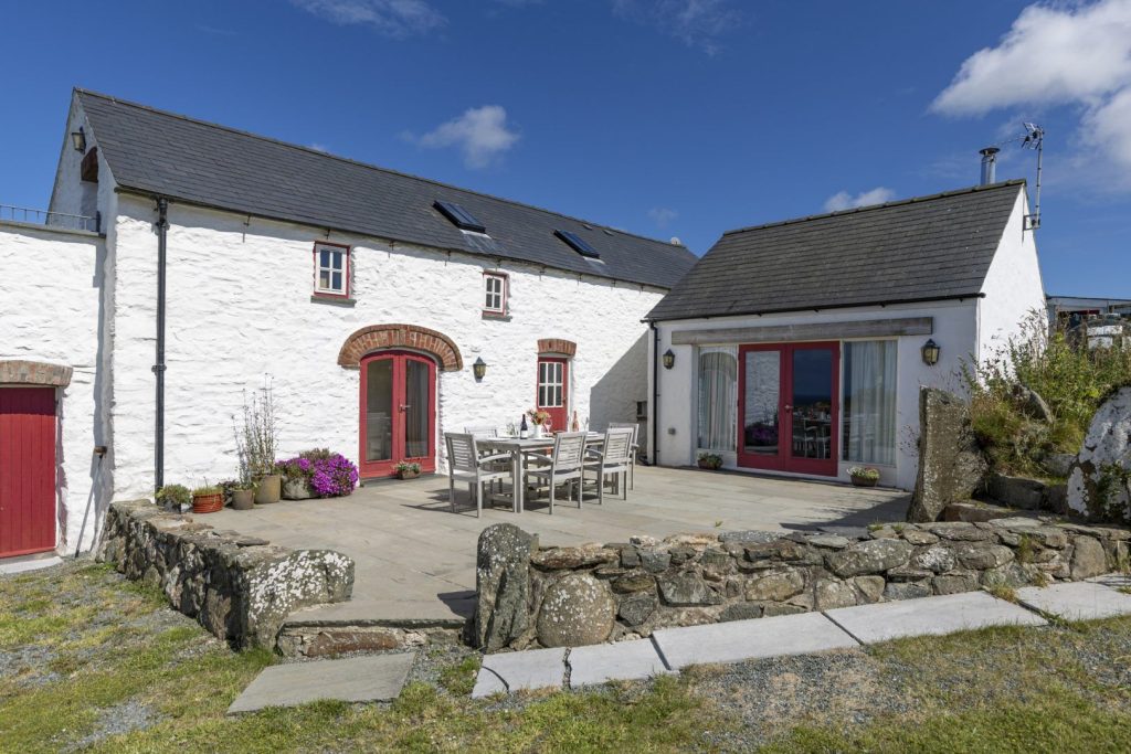 Fynnon Wdig Abereiddy Patio 8