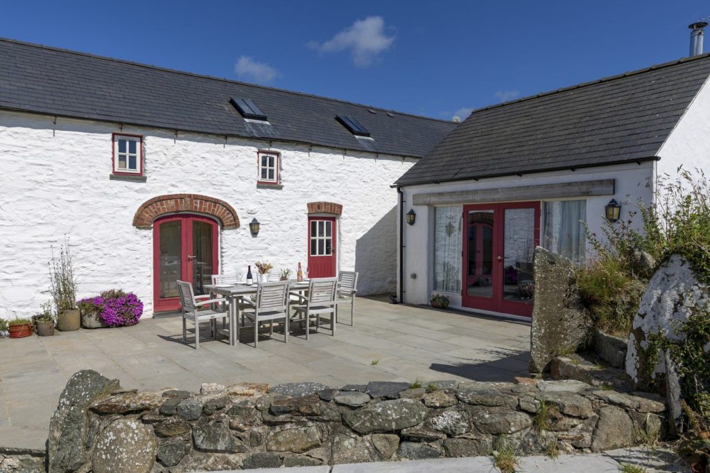 Fynnon Wdig Abereiddy Patio 5