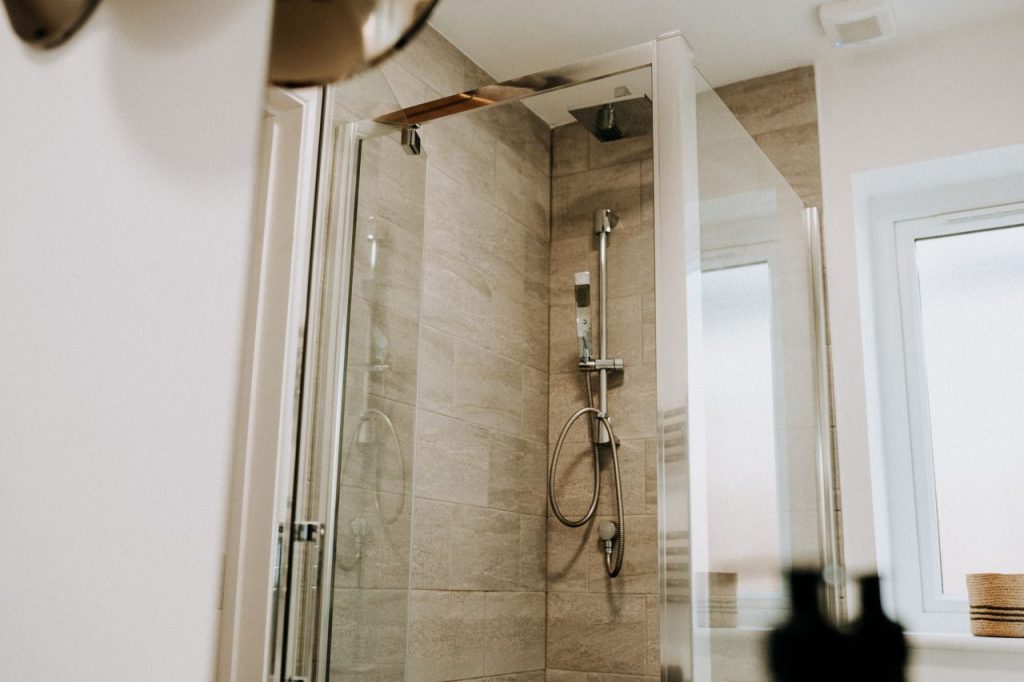 Galwad  Y Mor St Davids Front Left Bedroom En Suite