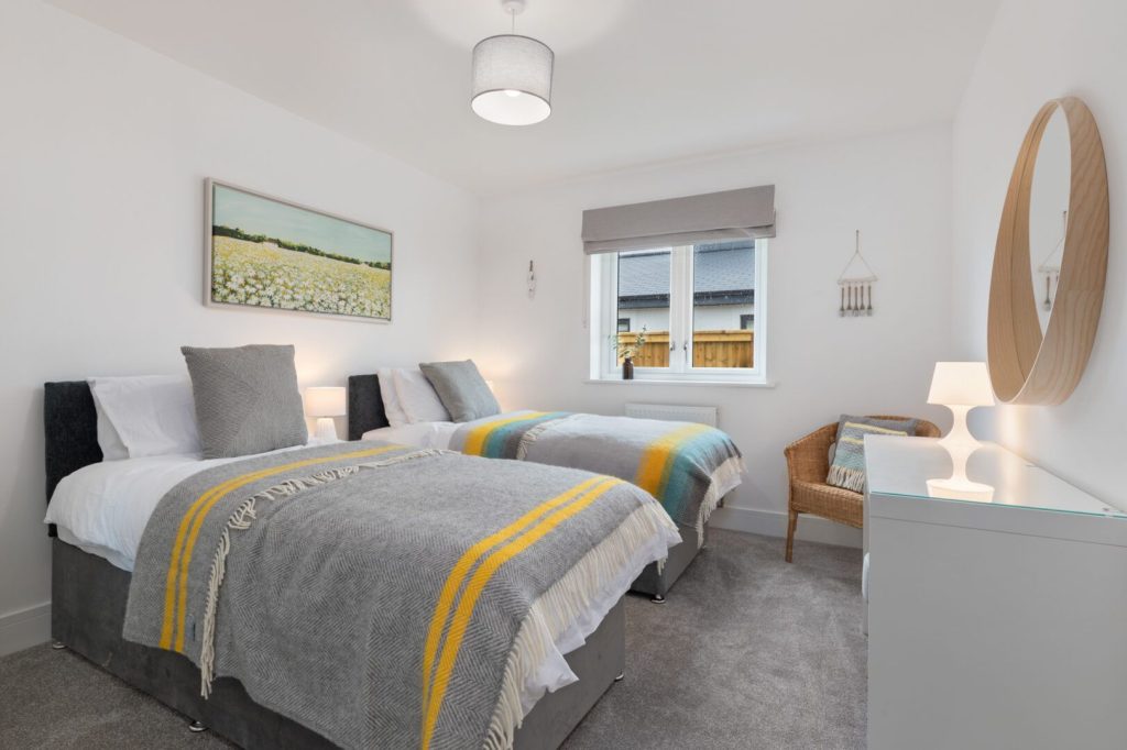 Golwg Llidi St Davids Twin Bedroom