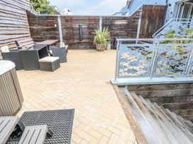 Harmon Vale Solva Patio 2