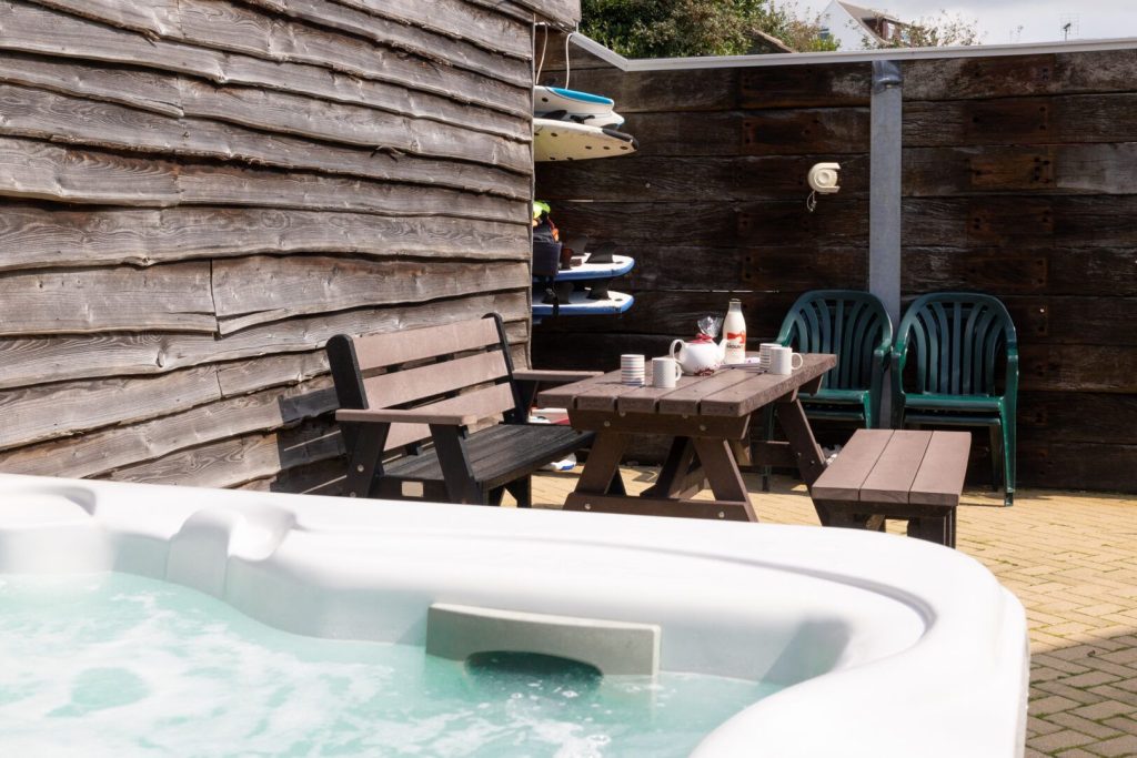 Harmon Vale Solva Hot Tub 3