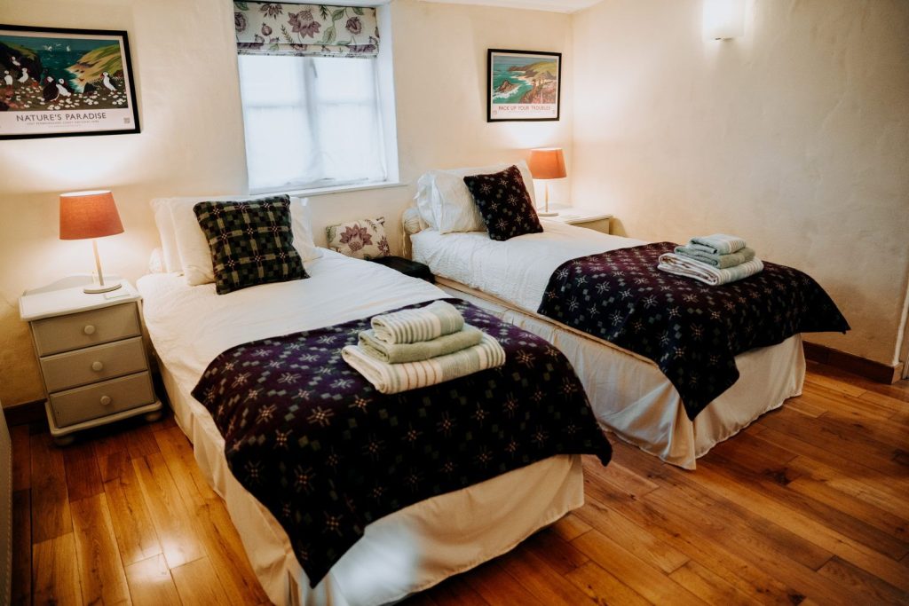 Yr-Hendy-St-Davids-2beds