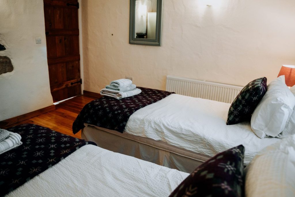 Yr-Hendy-St-Davids-Twinbedroom