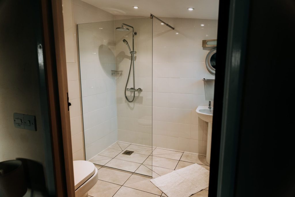 Yr-Hendy-St-Davids-Bathroom-3