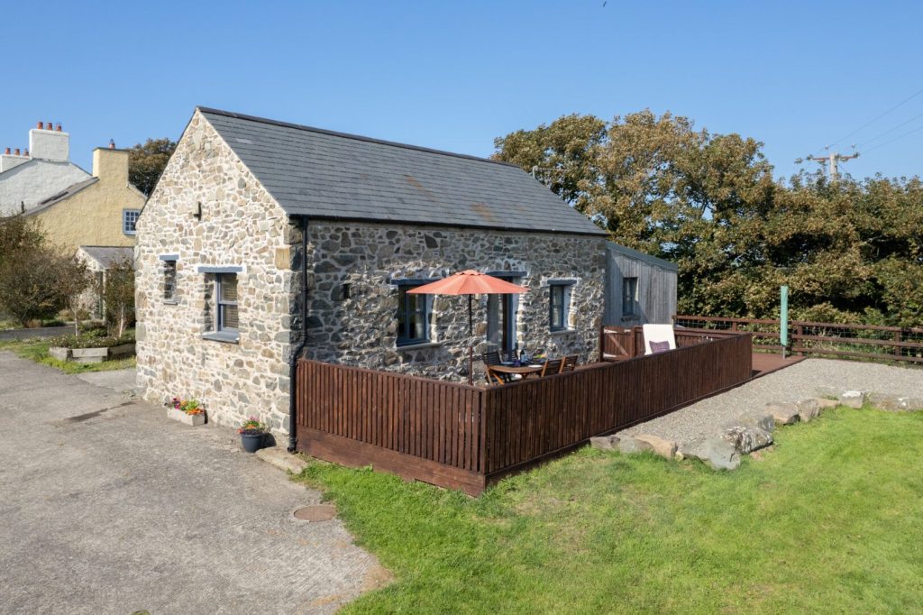 Yr-Hendy-St-Davids-Red-Umbrella