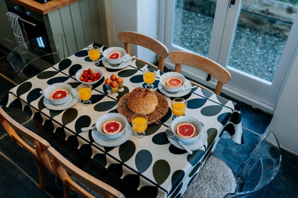 Yr Ydlan Aberiddy Breakfast Table 