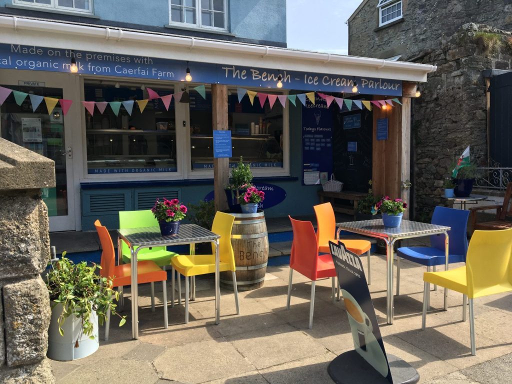 Yn Y Ty St Davids The Bench 