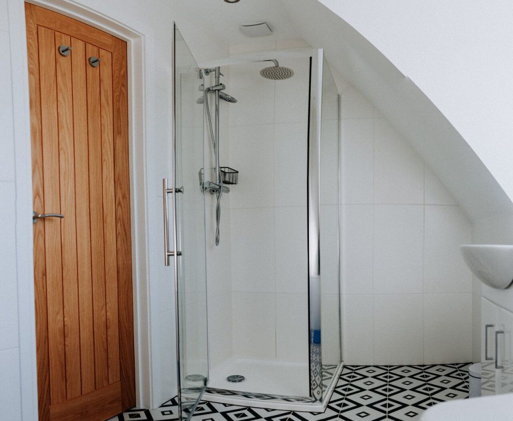 Y Mor St davids Family Bathroom 2