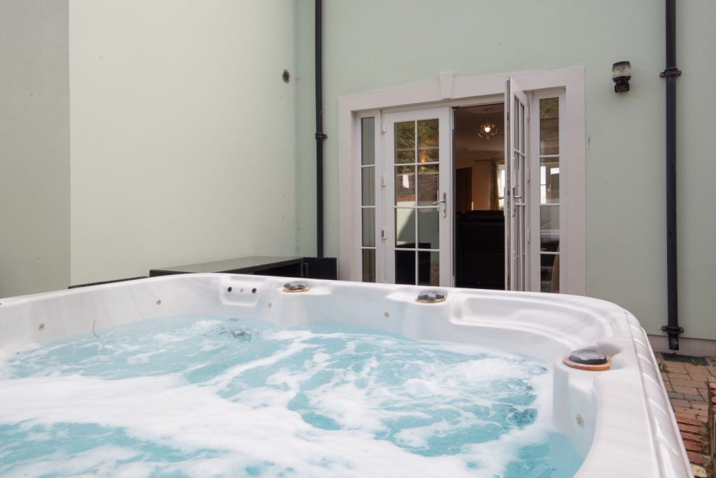 Y Bwlch Solva Hot Tub 2 