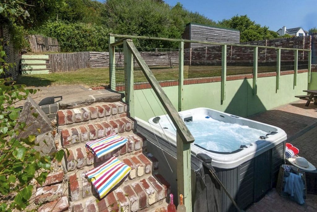 Y Bwlch Solva Hot Tub 