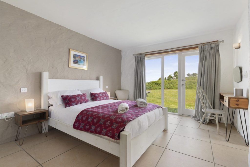 Joyful House Abereiddy Super King Size Bedroom