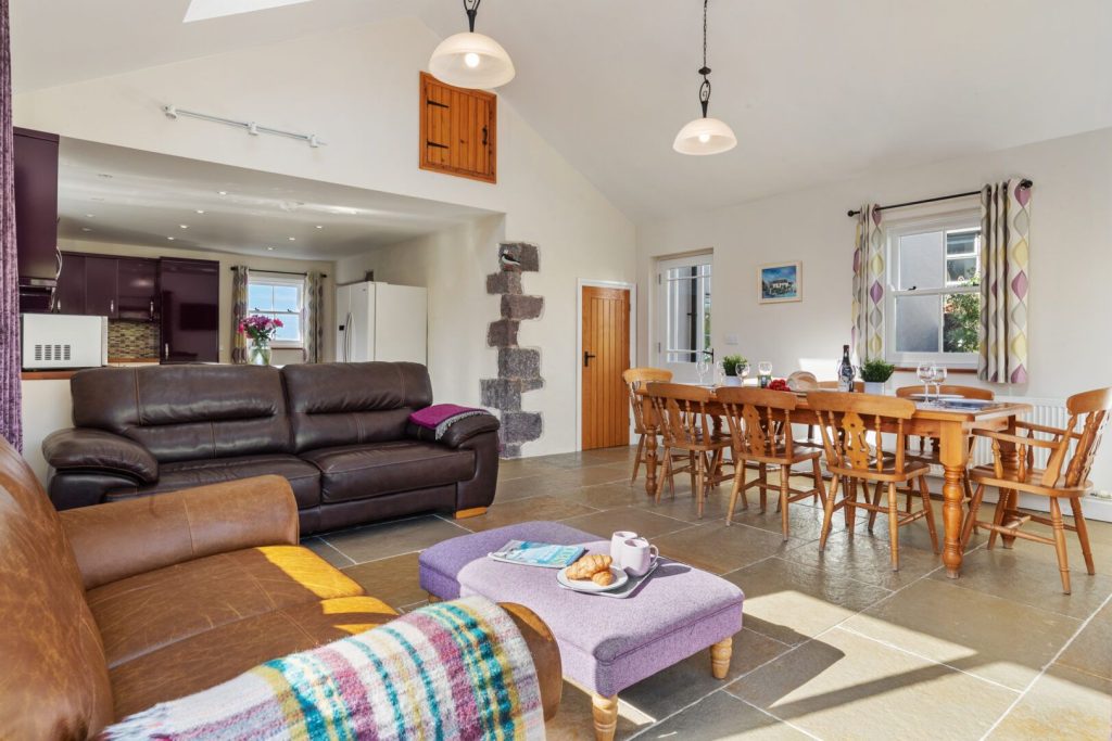 Laurel Cottage St Davids Dining And Living Area