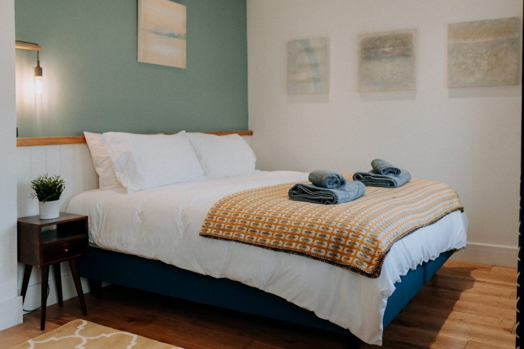 Paris House St Davids Super King Or Twin Bedroom