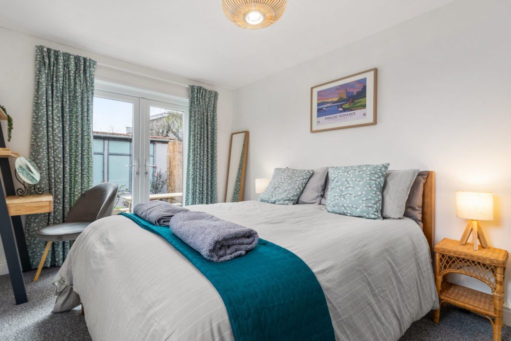 Pedwar Gwynt St Davids King Size Bedroom