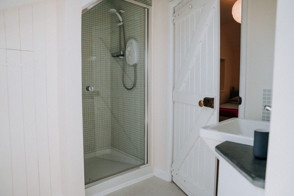 Summer Cottage St Davids Twin En Suite 2