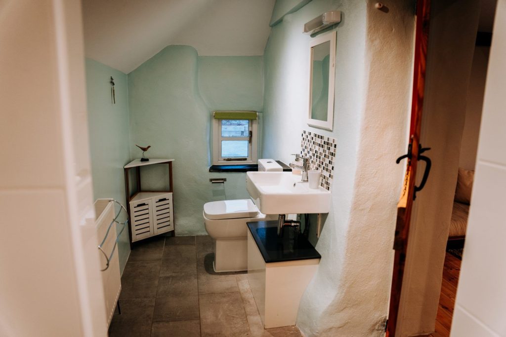 Ty Beudy St Davids Bathroom