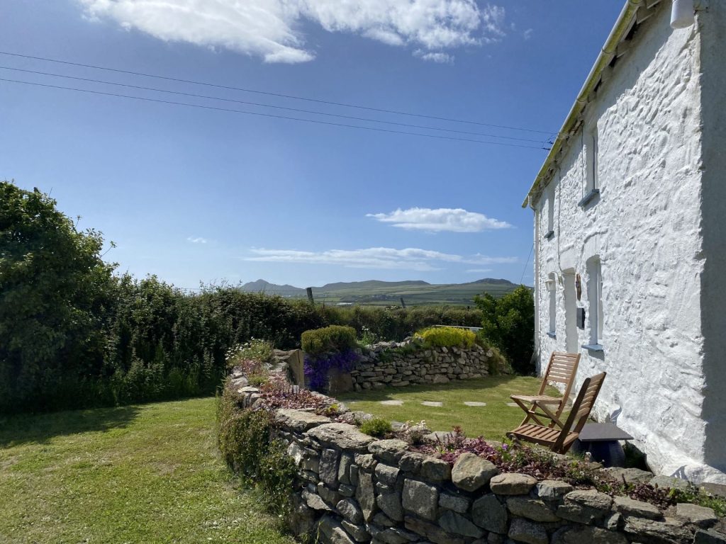 Ty Ganol St Davids Garden