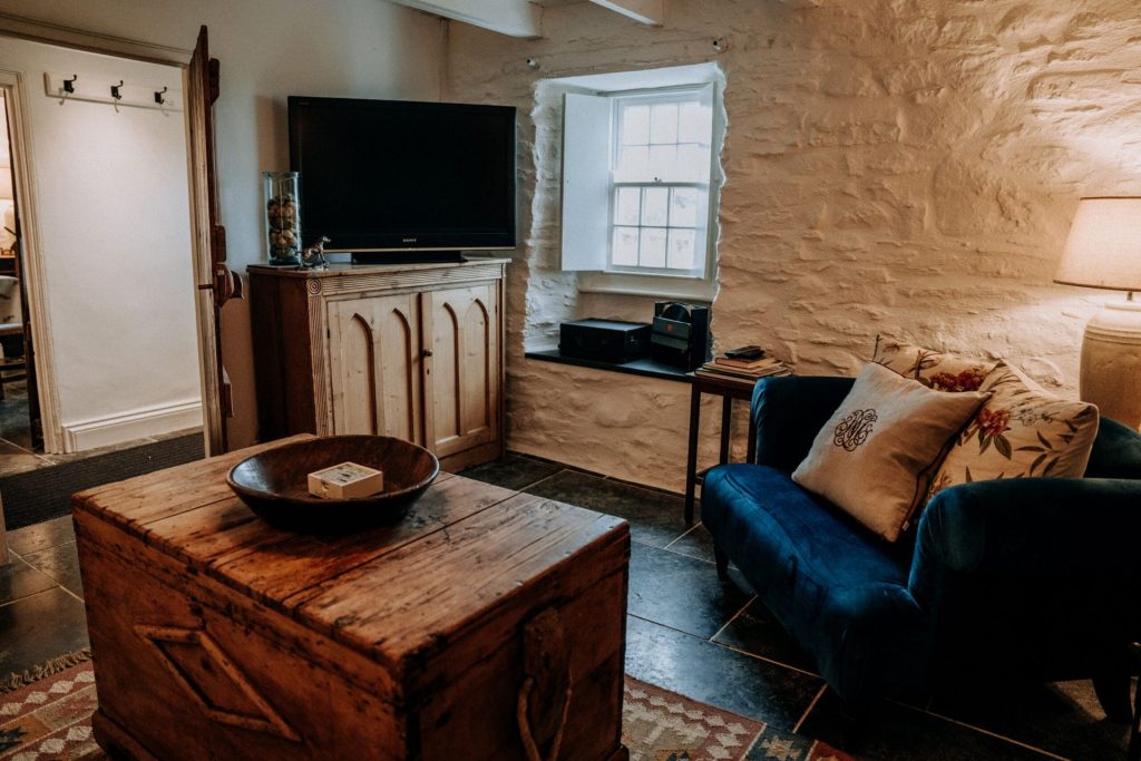 Ty Ganol St Davids Lounge 2