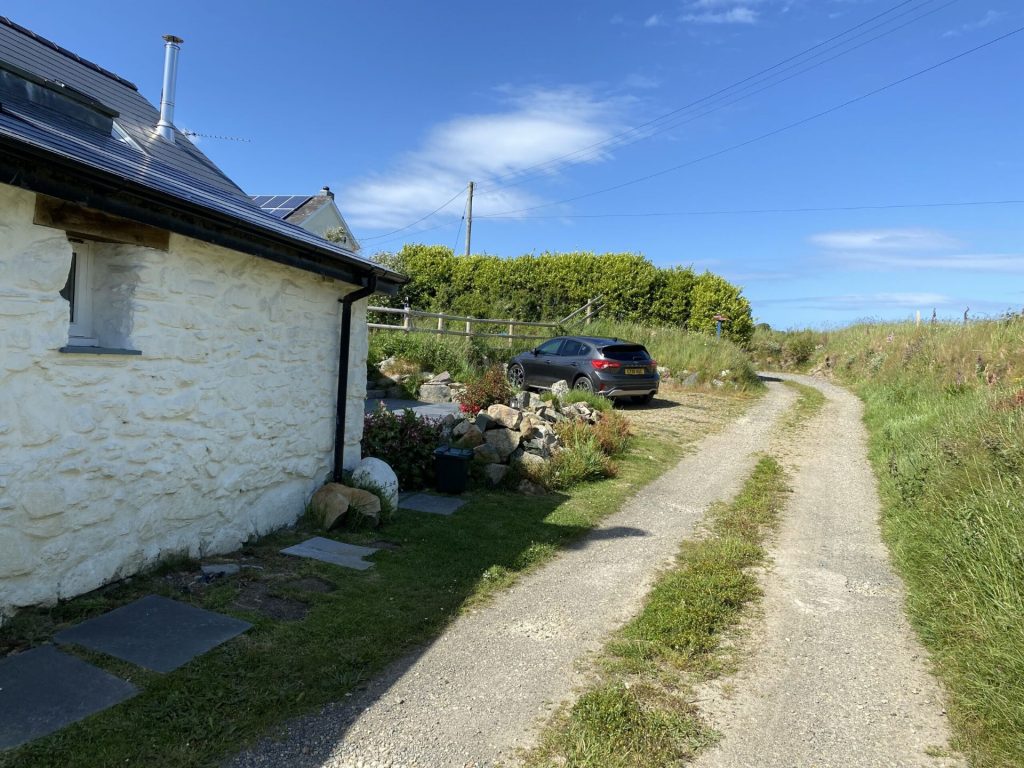 Ty Ganol St Davids Parking