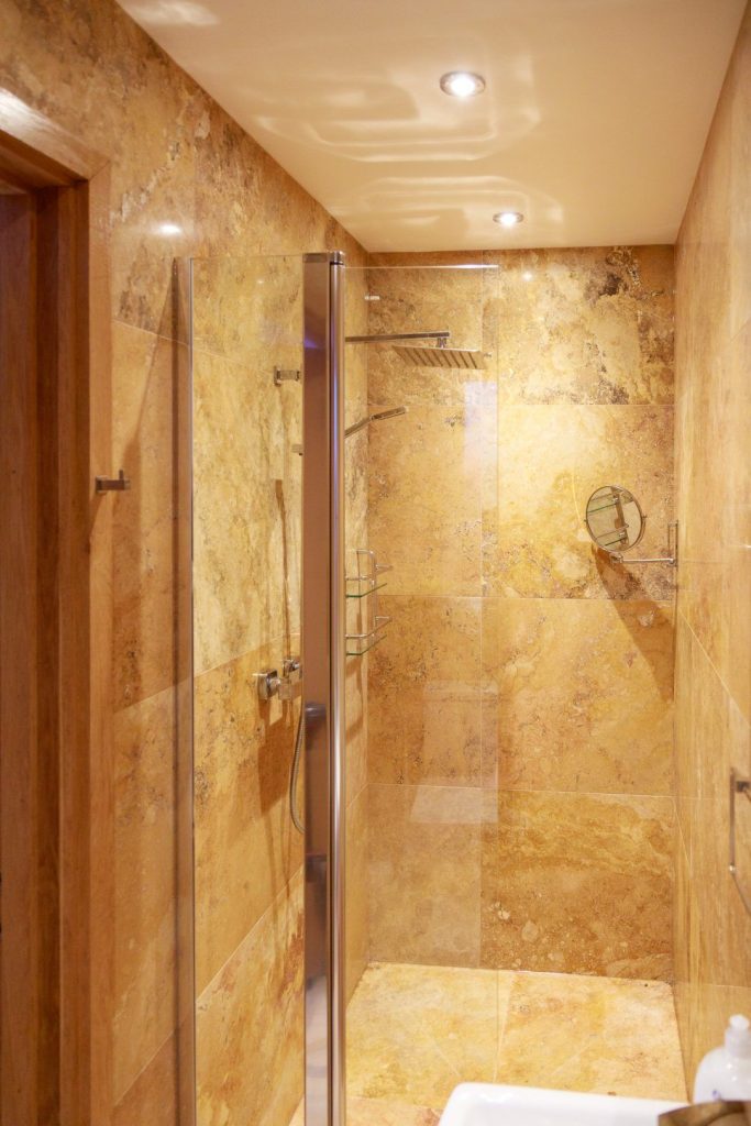 St Harmon Solva En Suite Shower