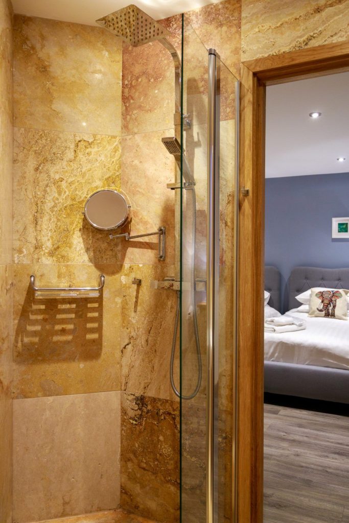 St Harmon Solva En Suite Shower 2