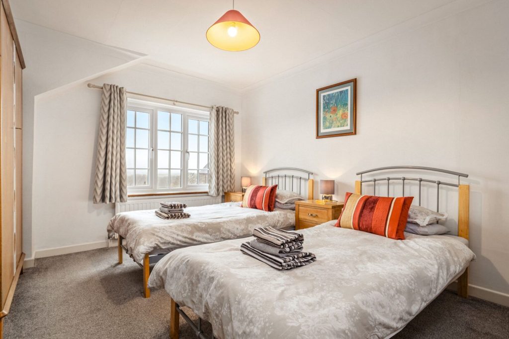 Ty Gwyn St Davids Twin Bedroom