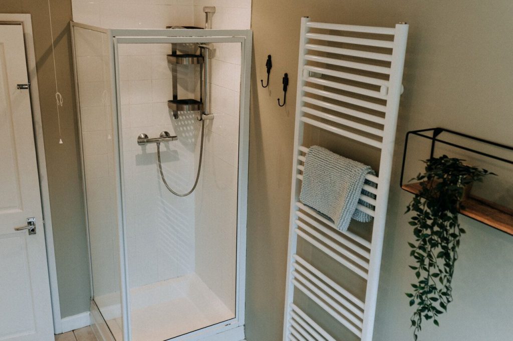 Ty Sara St Davids Bathroom 2