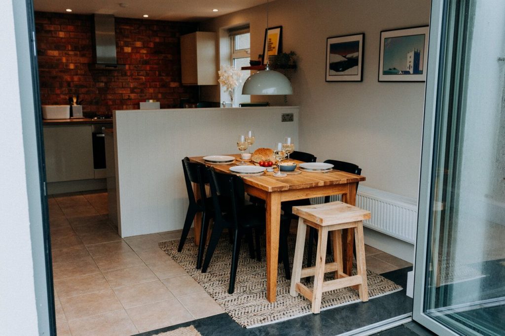 Ty Sara St Davids Dining Area 2