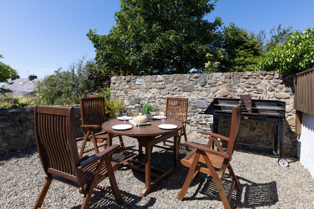 Ty Sara St Davids Patio 3