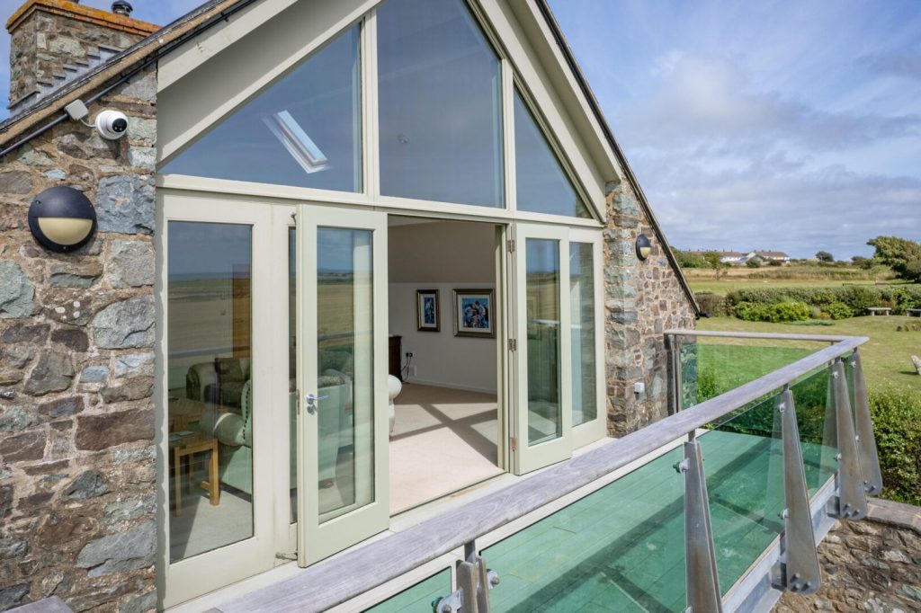 Tyr Tonnau Solva Balcony