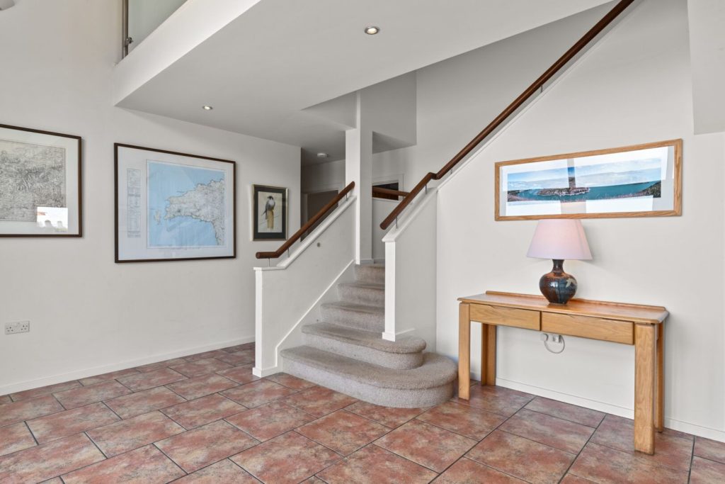 Tyr Tonnau Solva Stair Way