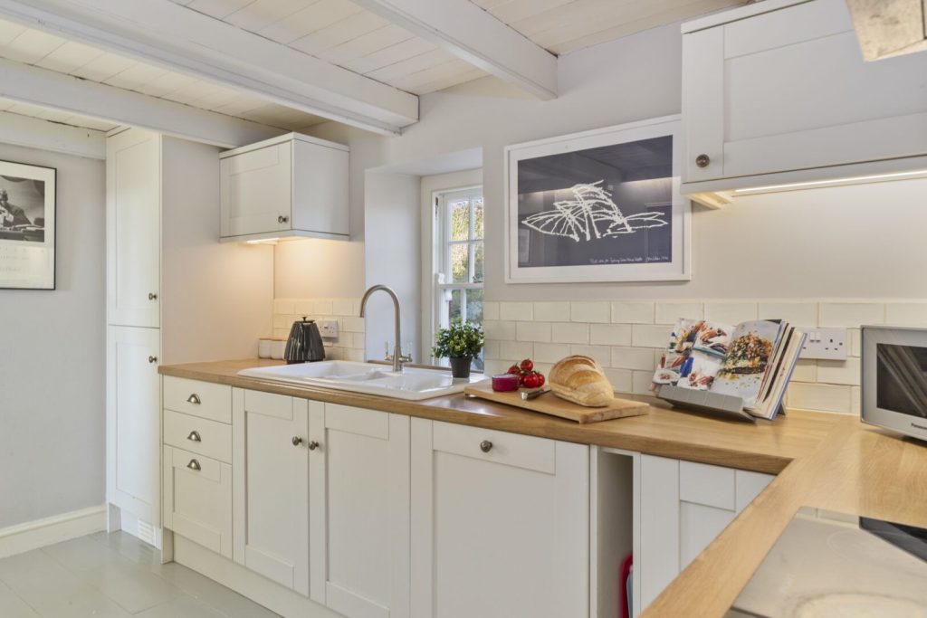 Wdig Farmhouse Near St Davids Kitchen 2