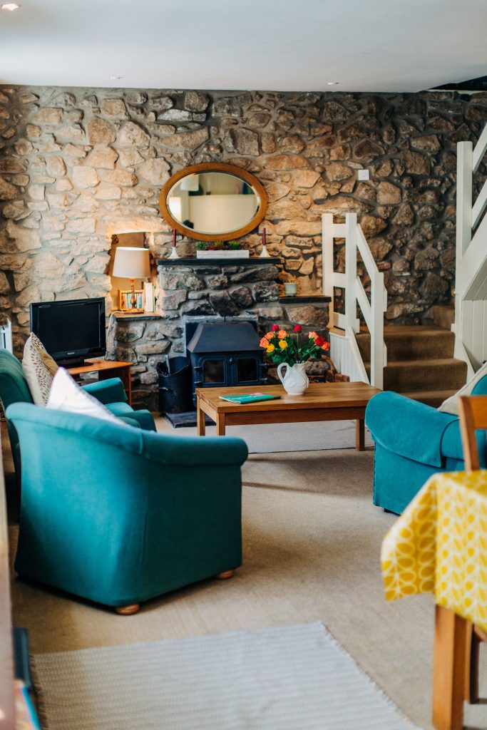 Brodawel Solva Lounge