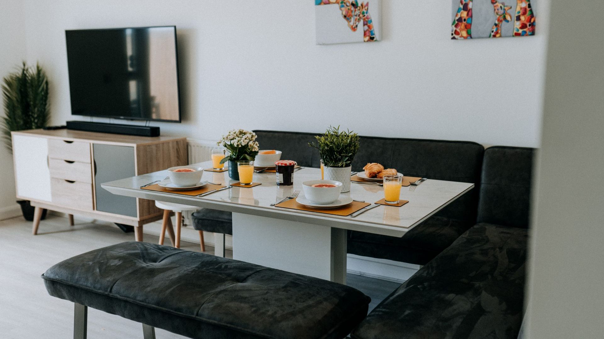 Ty Pendragon St Davids Dining Area