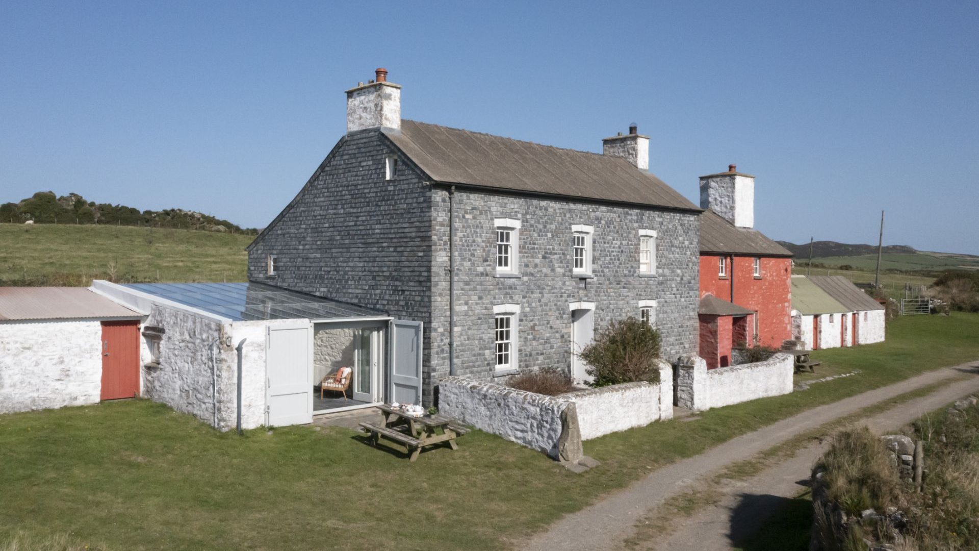 Wdig Farmhouse Near St Davids Exterior
