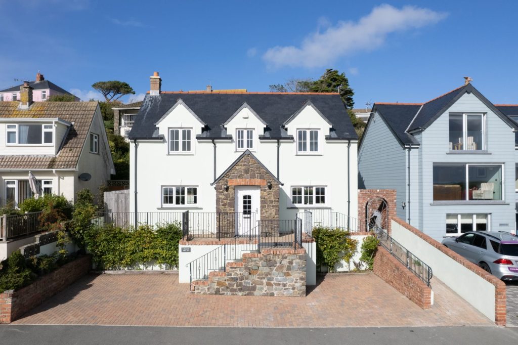 Y Bwlch Solva Exterior