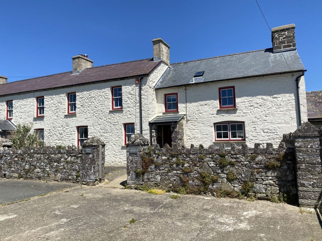 Penlan Farmhouse St Davids Exterior