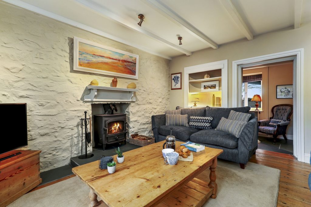 Golden House Livingroom 2