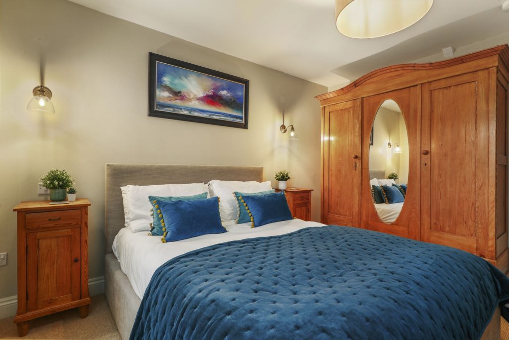 Golden House St Davids Kingsize Bedroom 2