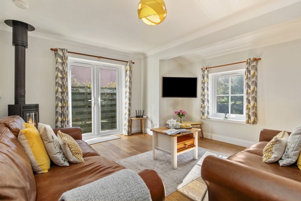 Yn Y TY living room 3